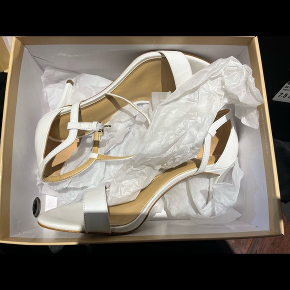 COPY - Michael Kors heels - Picture 4 of 5